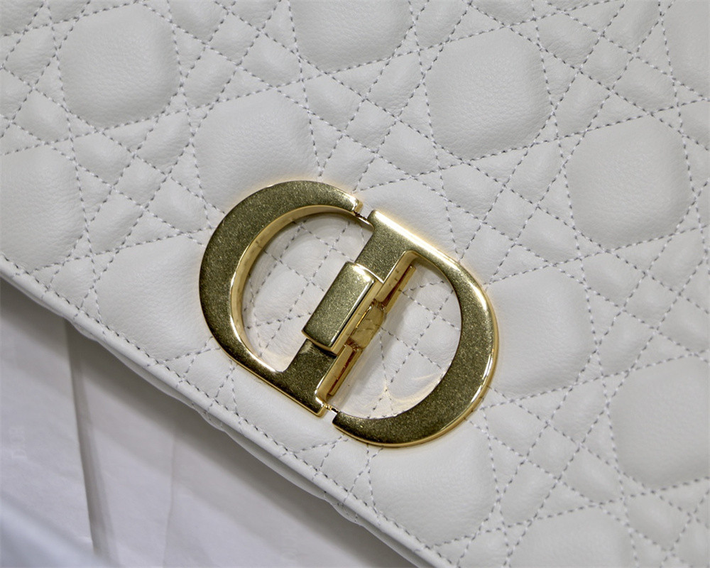 large d*or caro bag ivory S*pple cannage calfskin 29 x 18 x 10 cm