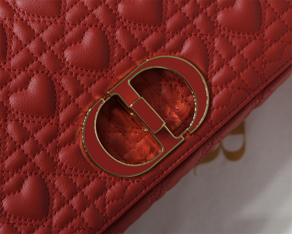 medium D*or caro bag amour red 25.5 x 15.5 x 8 cm