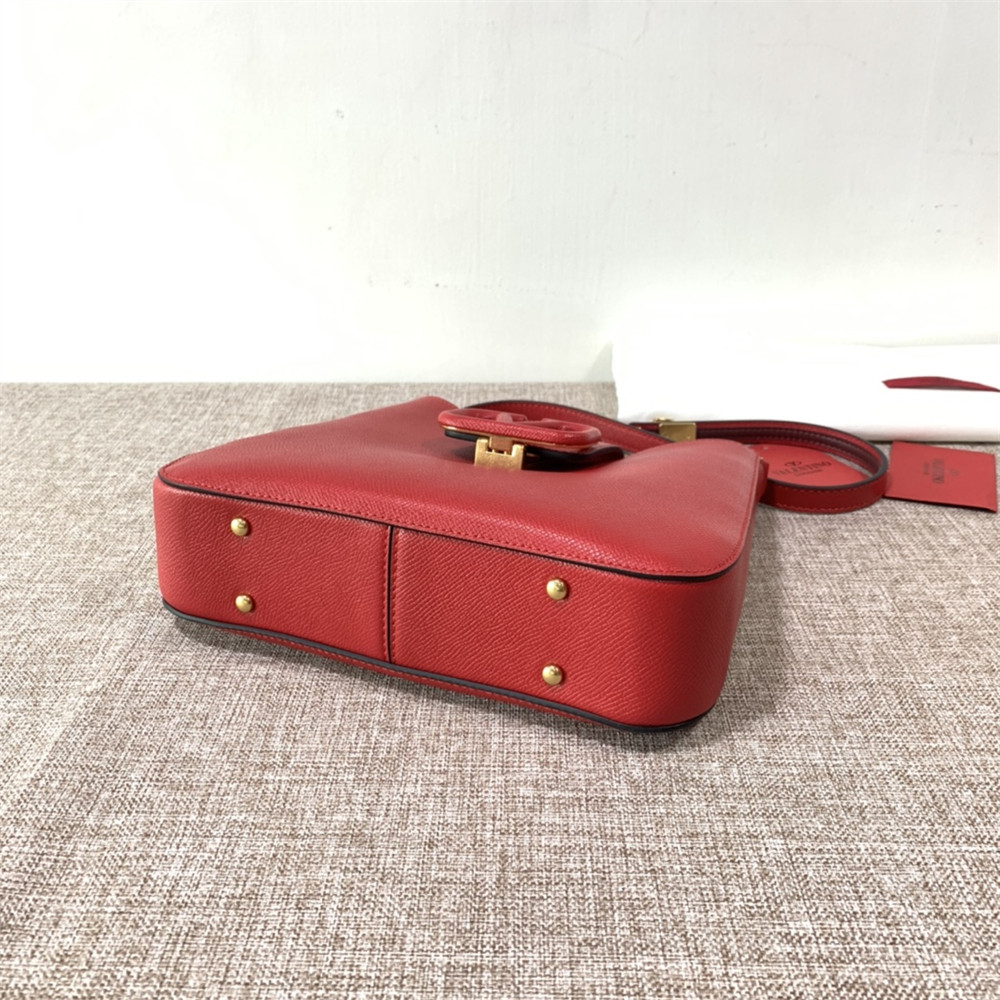 Va1e*ntin0 garavani vsling hobo small bag red