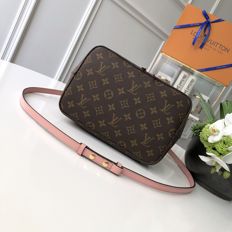 LV NéoNoé MM M44022 10.2 x 10.2 x 6.9 inches