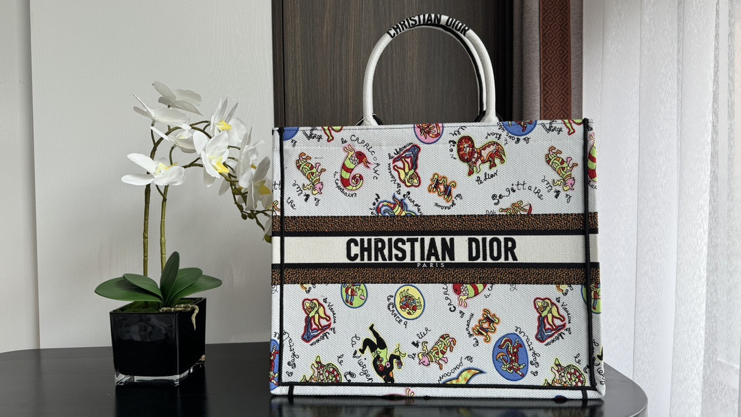 large D*or book tote white multicolor dragon zodiac embroider 16.5 x 14 x 7.5 inches
