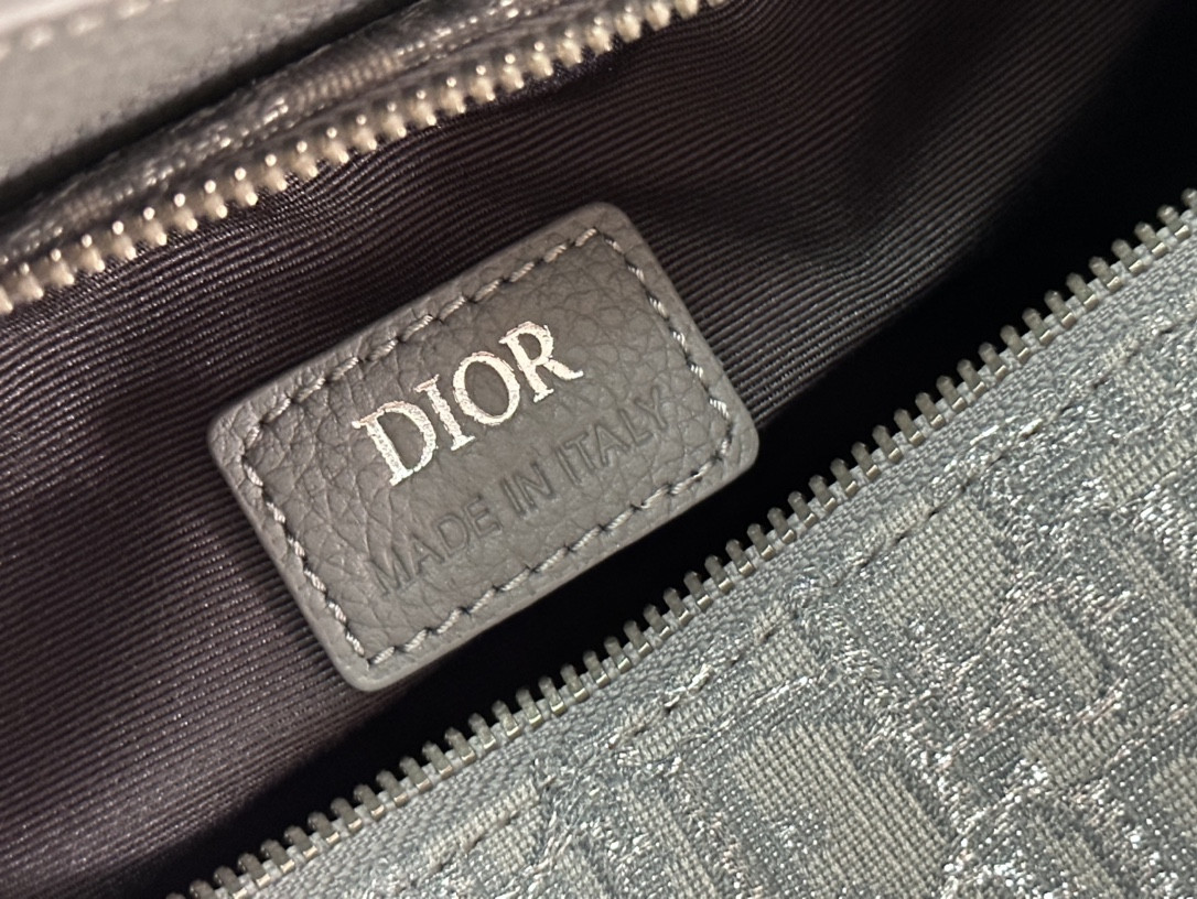D*or lingot toiletry bag gray white oblique mirage technical fabric 8.5 x 5 x 4 inches