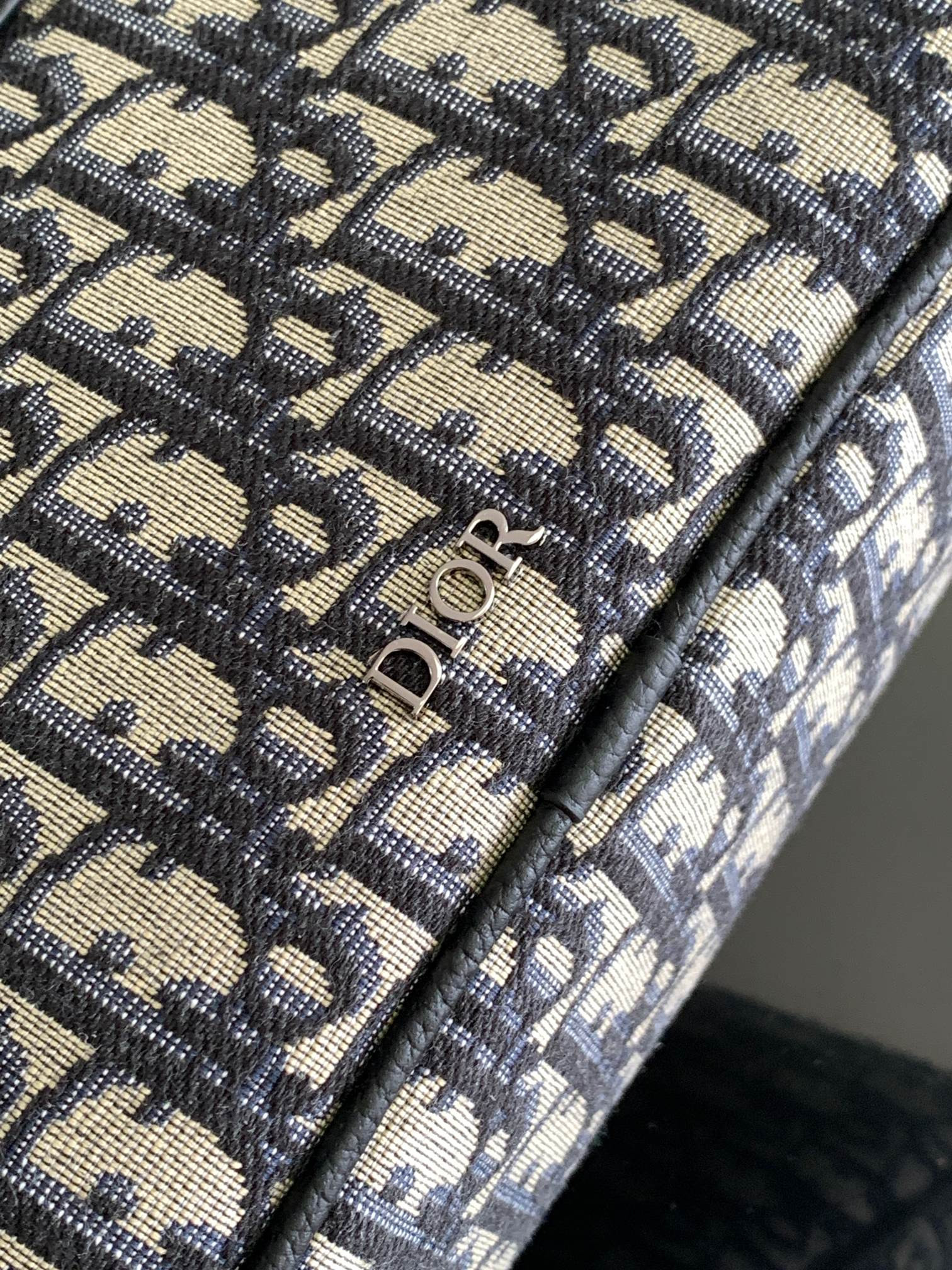 D*or maxi safari bag with strap  beige and black D*or oblique jacquard
