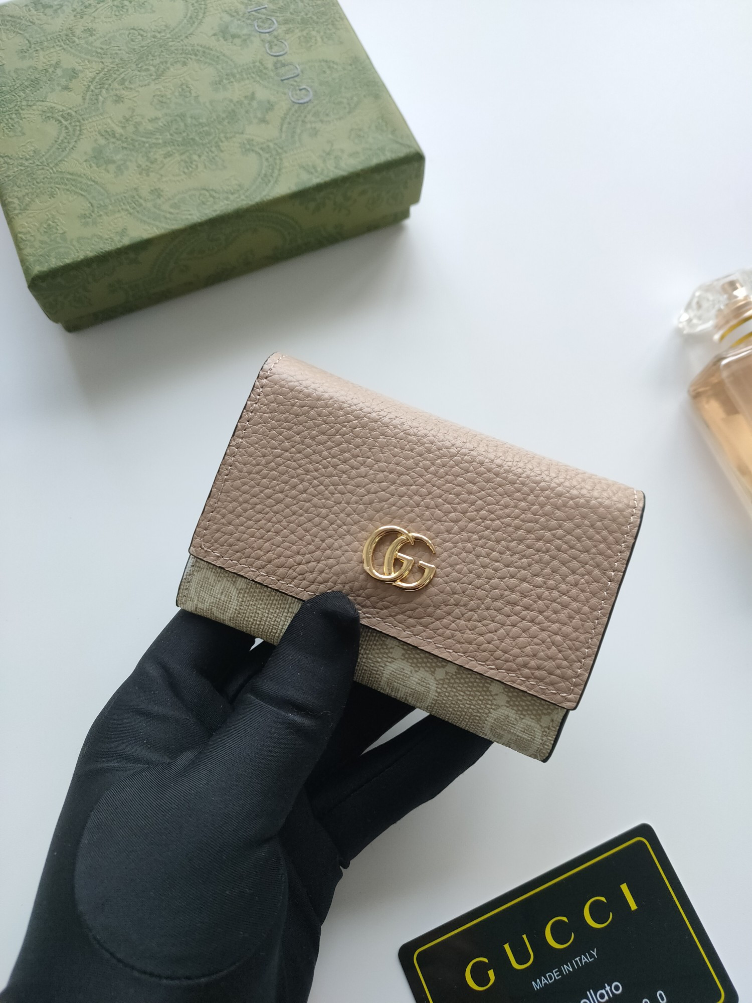 G*u*i gg  card case wallet