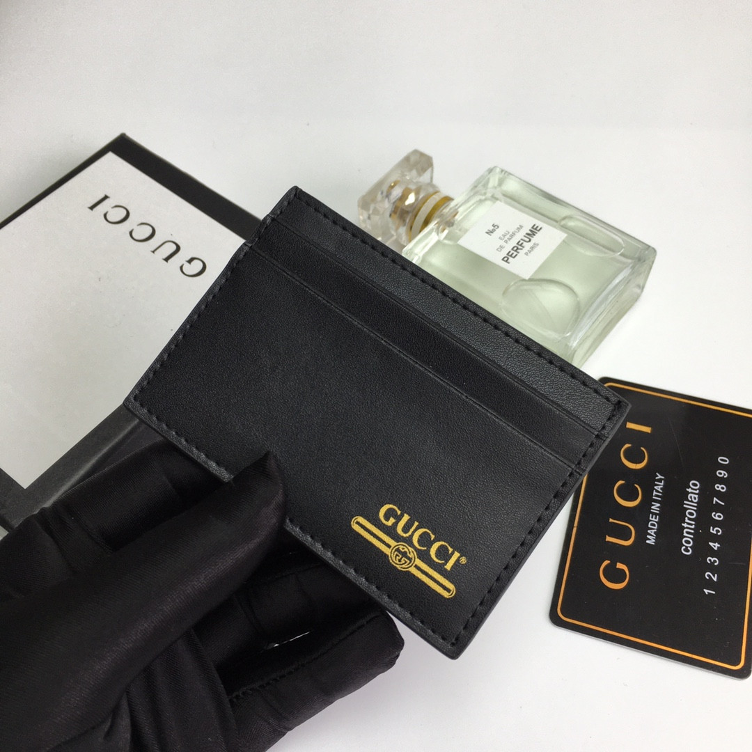 G*u*i gg  card case wallet