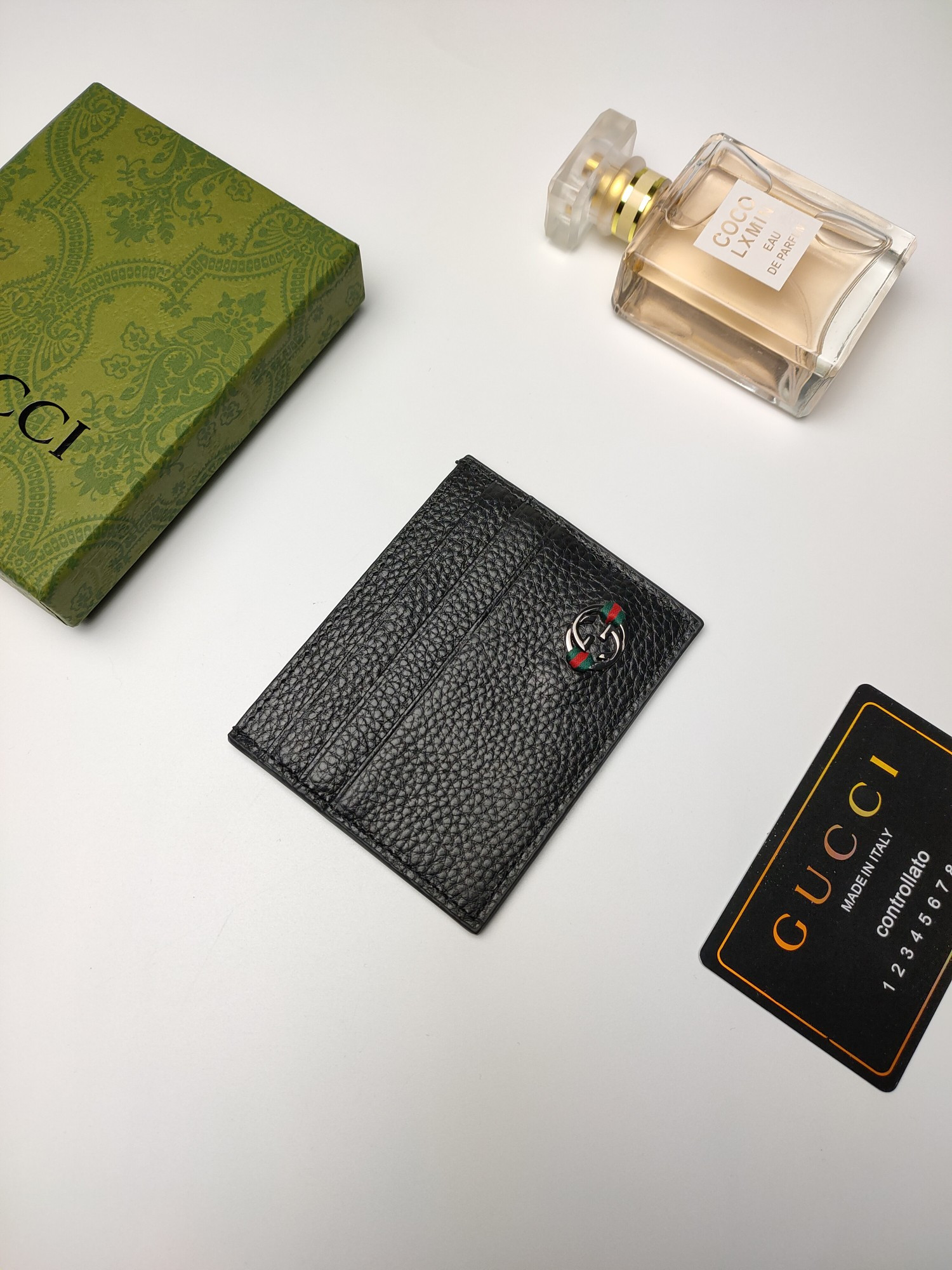 G*u*i gg card case wallet