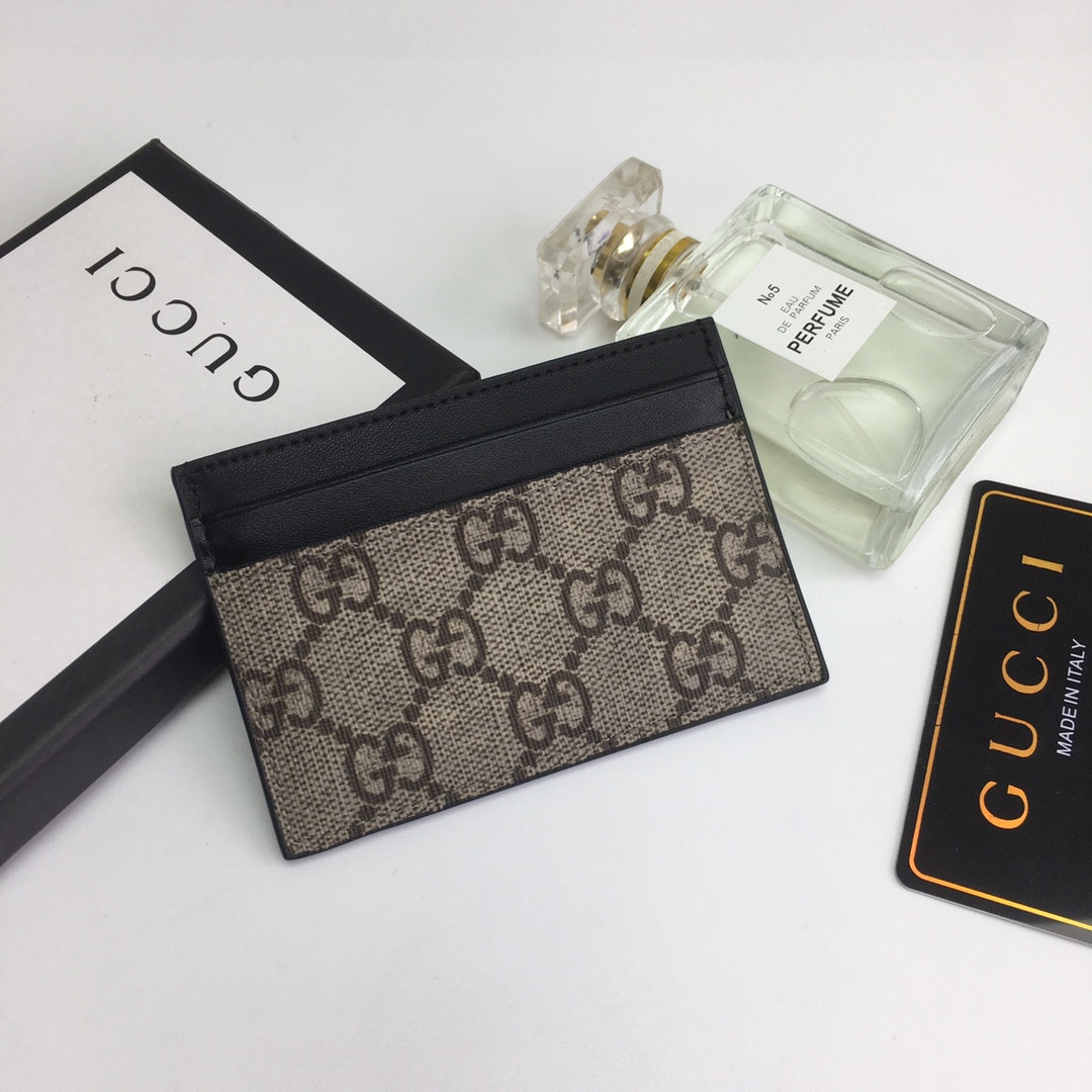 G*u*i gg  card case wallet