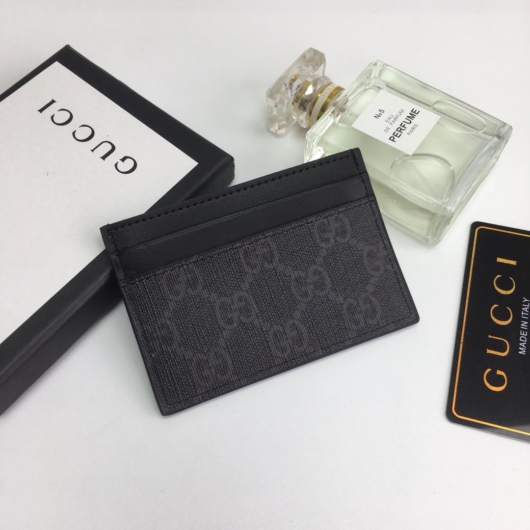 G*u*i gg  card case wallet