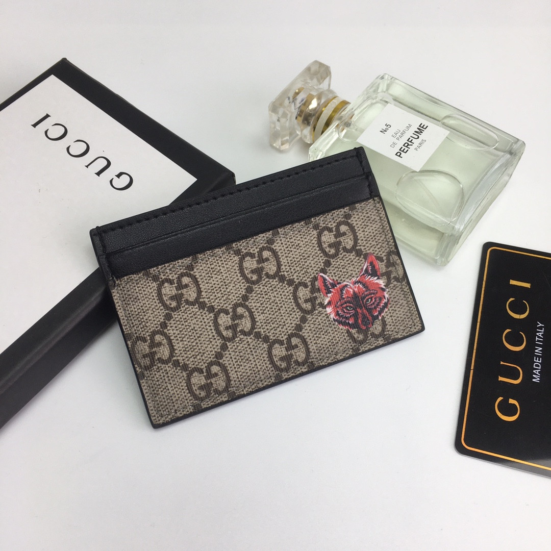 G*u*i gg  card case wallet
