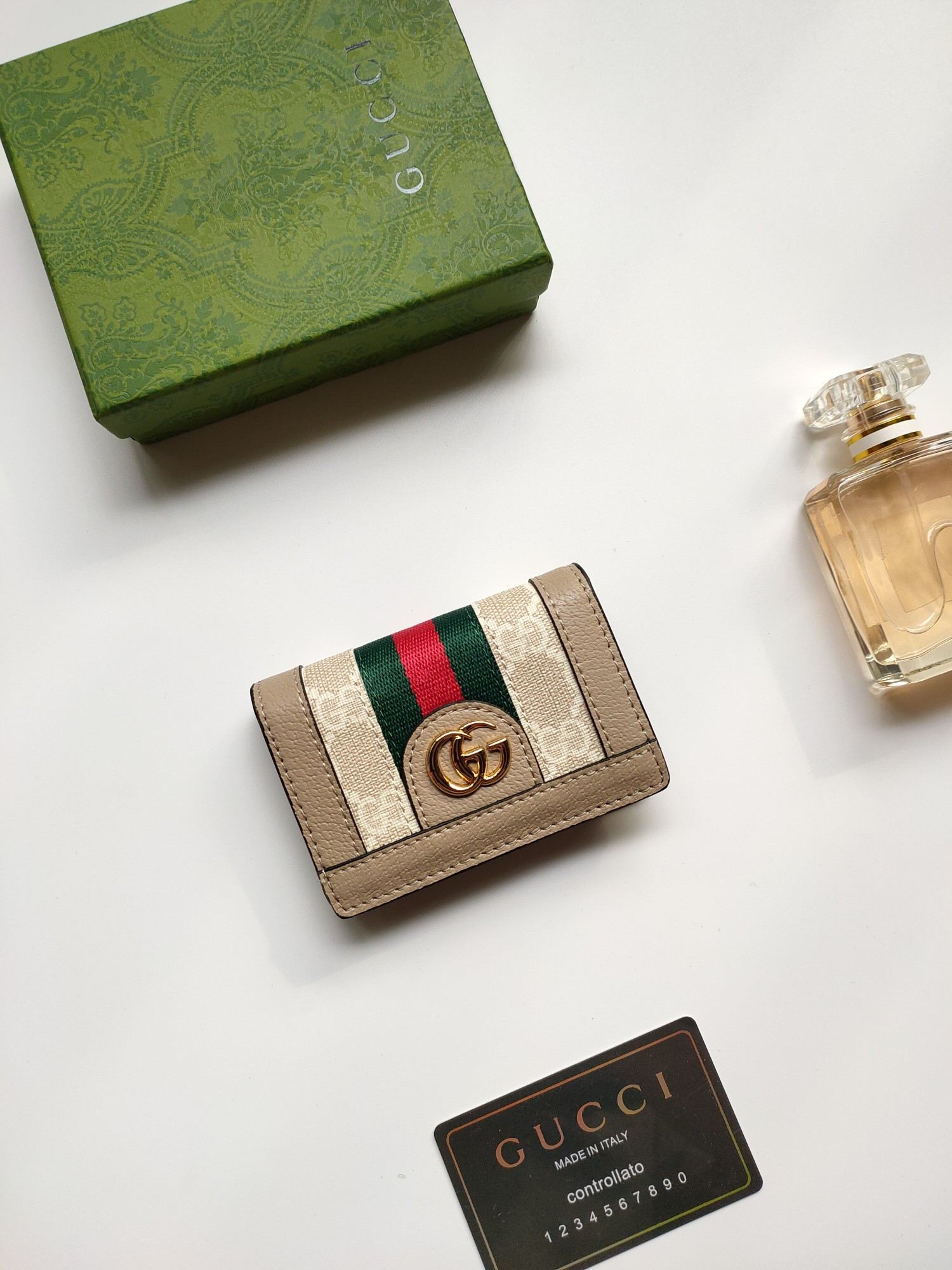 G*u*i gg  card case wallet