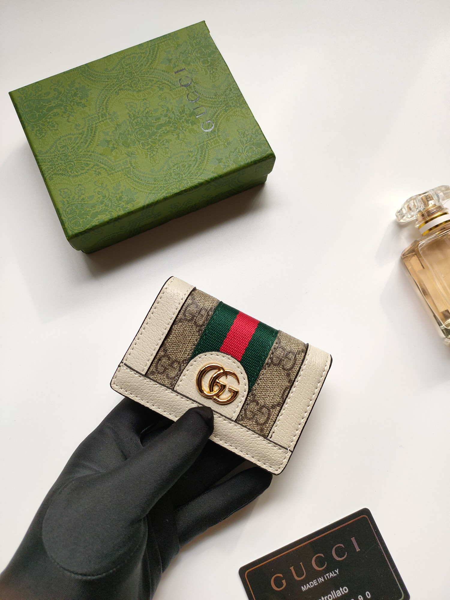 G*u*i gg  card case wallet