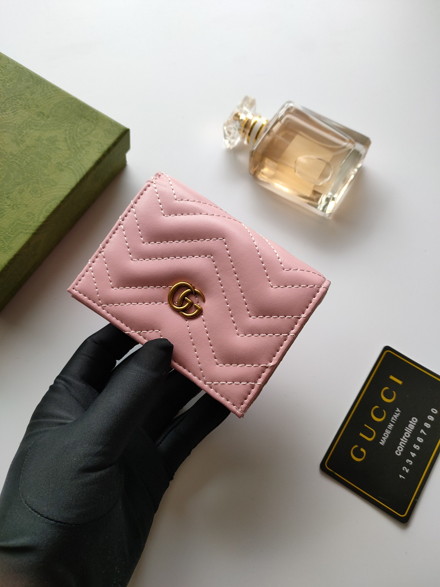 G*u*i gg card case wallet