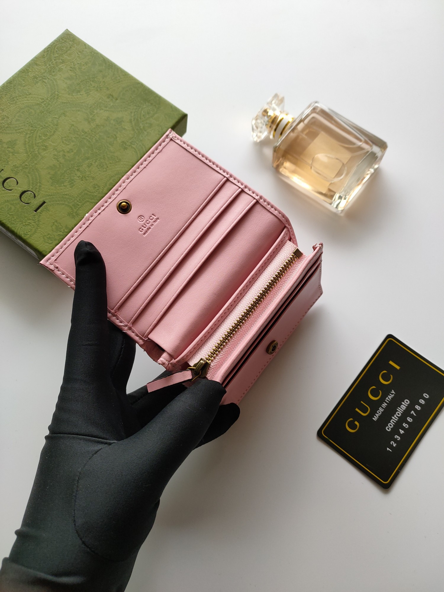 G*u*i gg card case wallet
