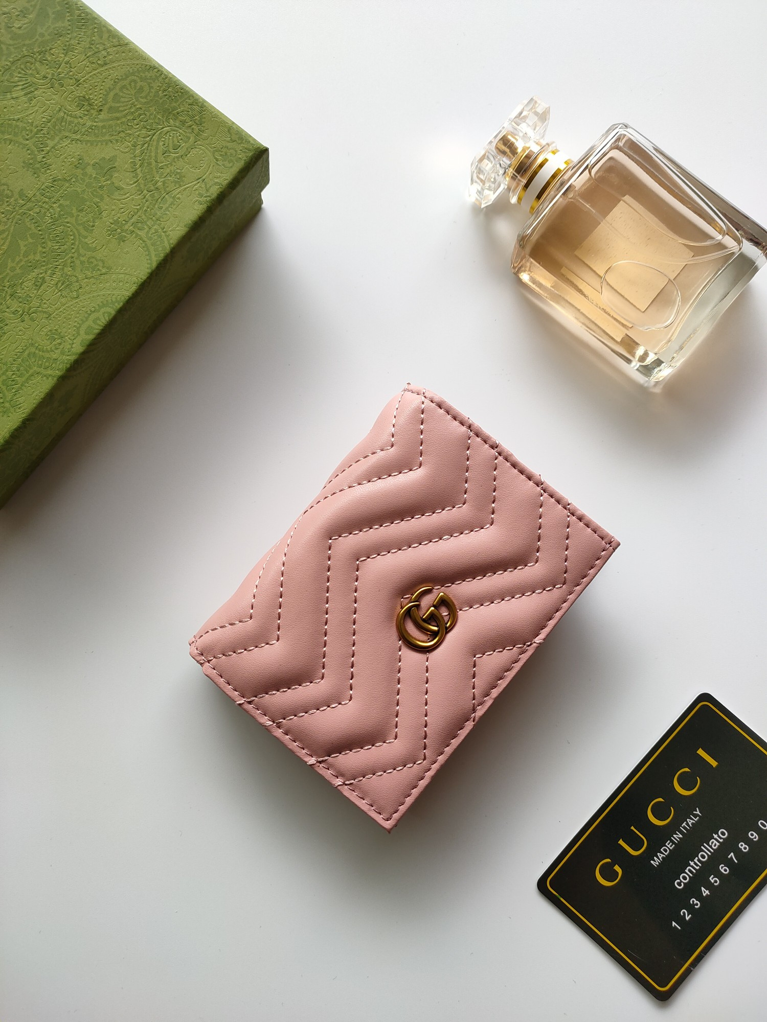 G*u*i gg card case wallet