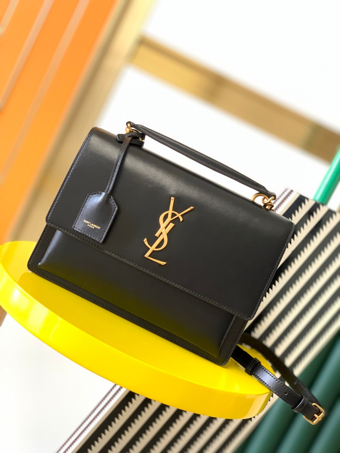 Y*L sunset large in smooth leather black 10.6 x 7 x 3.1 inches