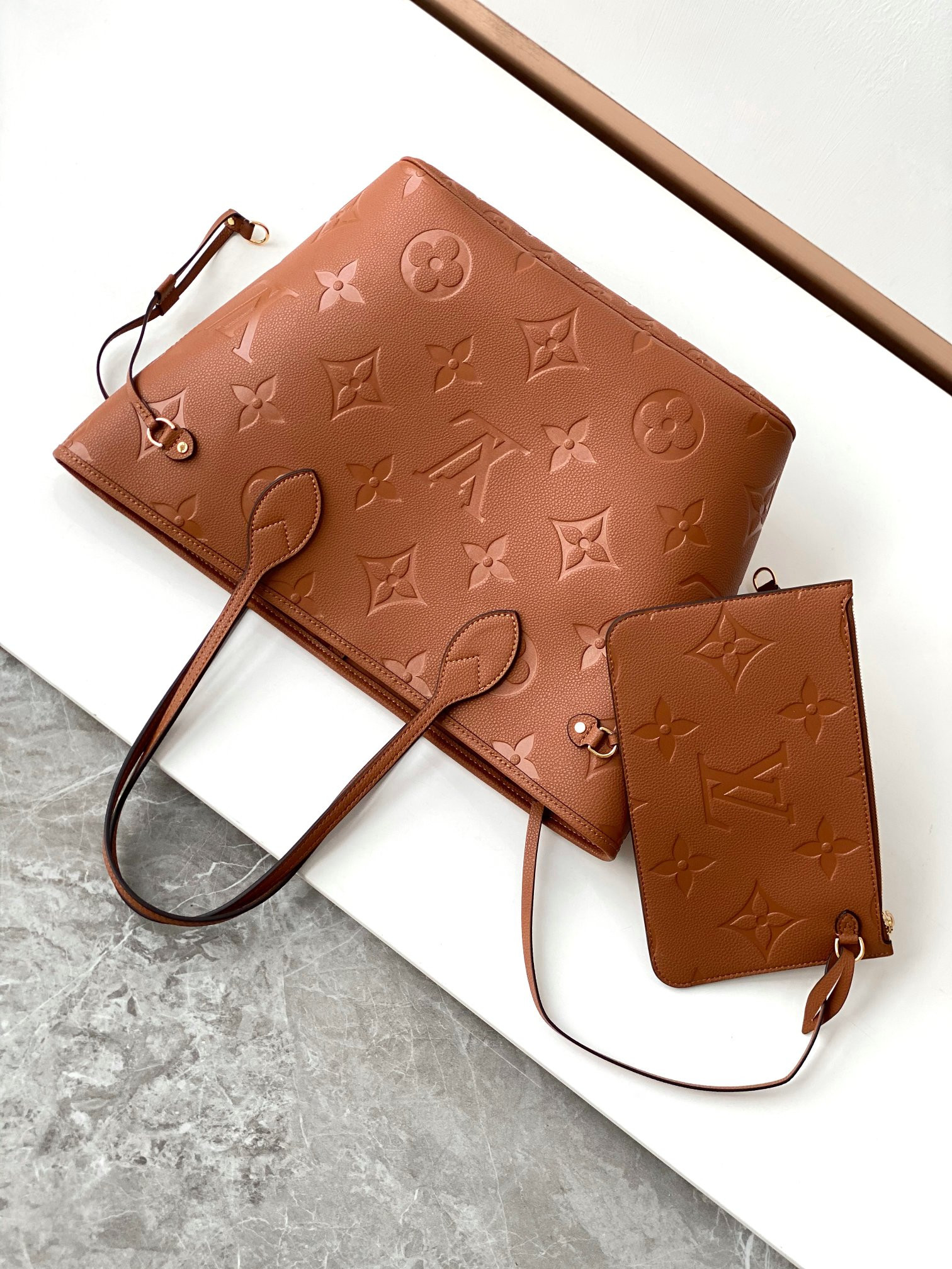LV M46135 Neverfull MM 12.6 x 11.4 x 6.7 inches Without Box