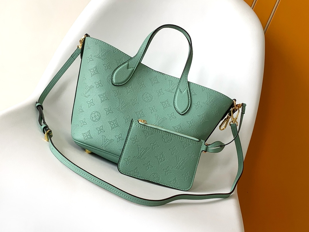 LV  Blossom M24930 20.0 x 20.0 x 12.5 CM