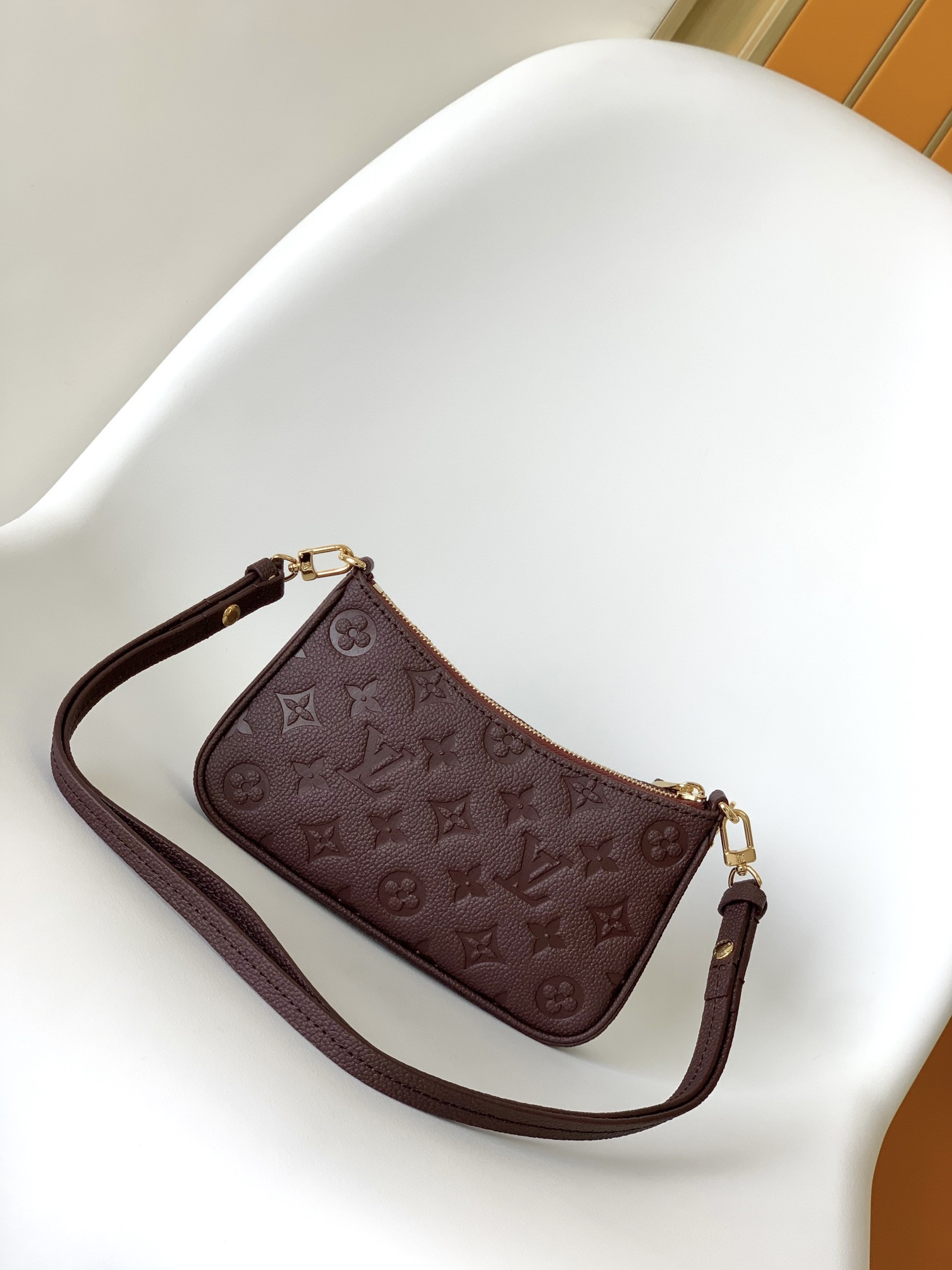 LV EASY POUCH ON STRAP M81862 7.5 x 4.5 x 1.2 inches