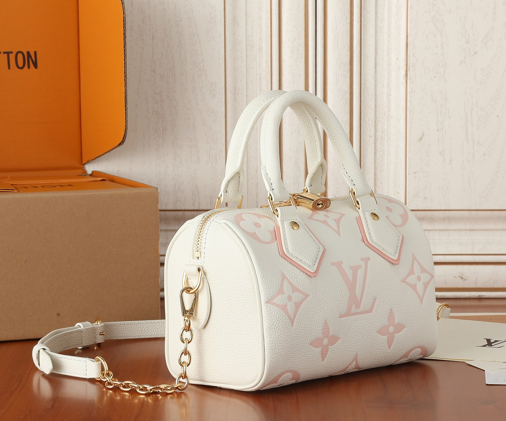 LV Speedy Bandoulière 20 M46875 8.1 x 5.3 x 4.7 inches