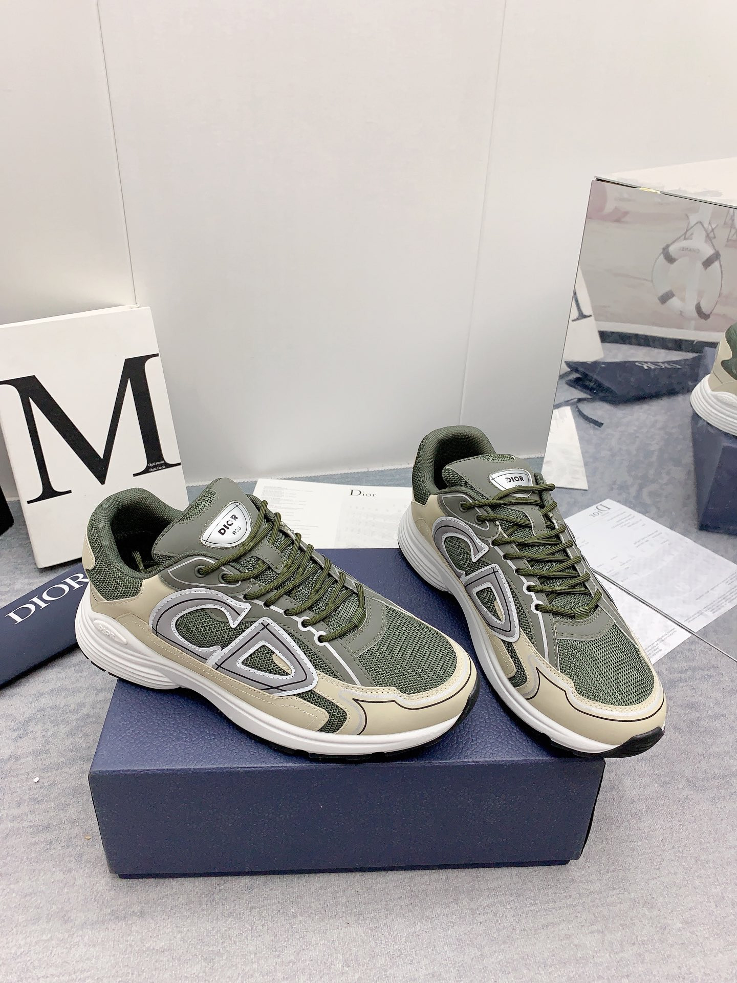 ua D*or b30 olive