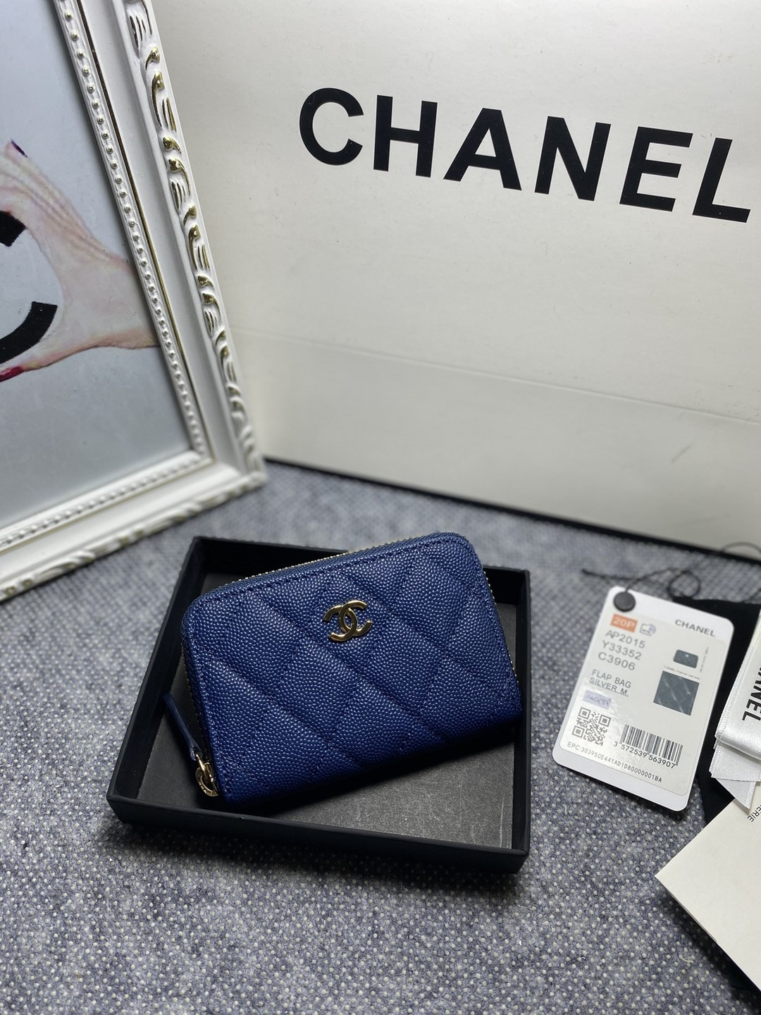 Ch*el zipped coin purse 7.5x 11x 2.5cm