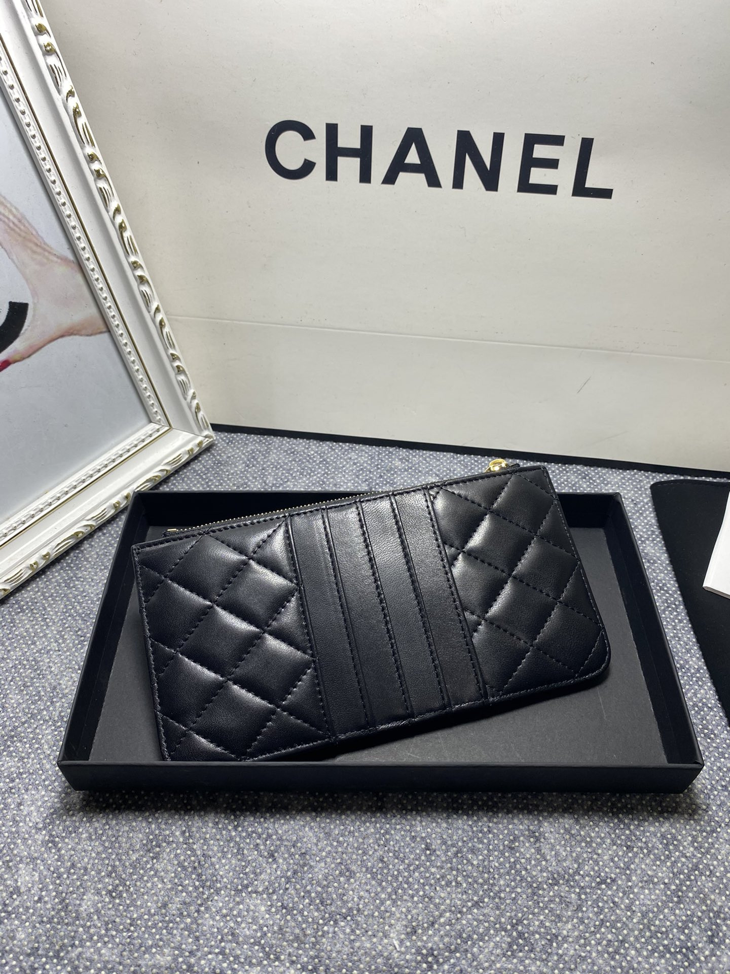 Ch*el long zipped wallet 19-11cm