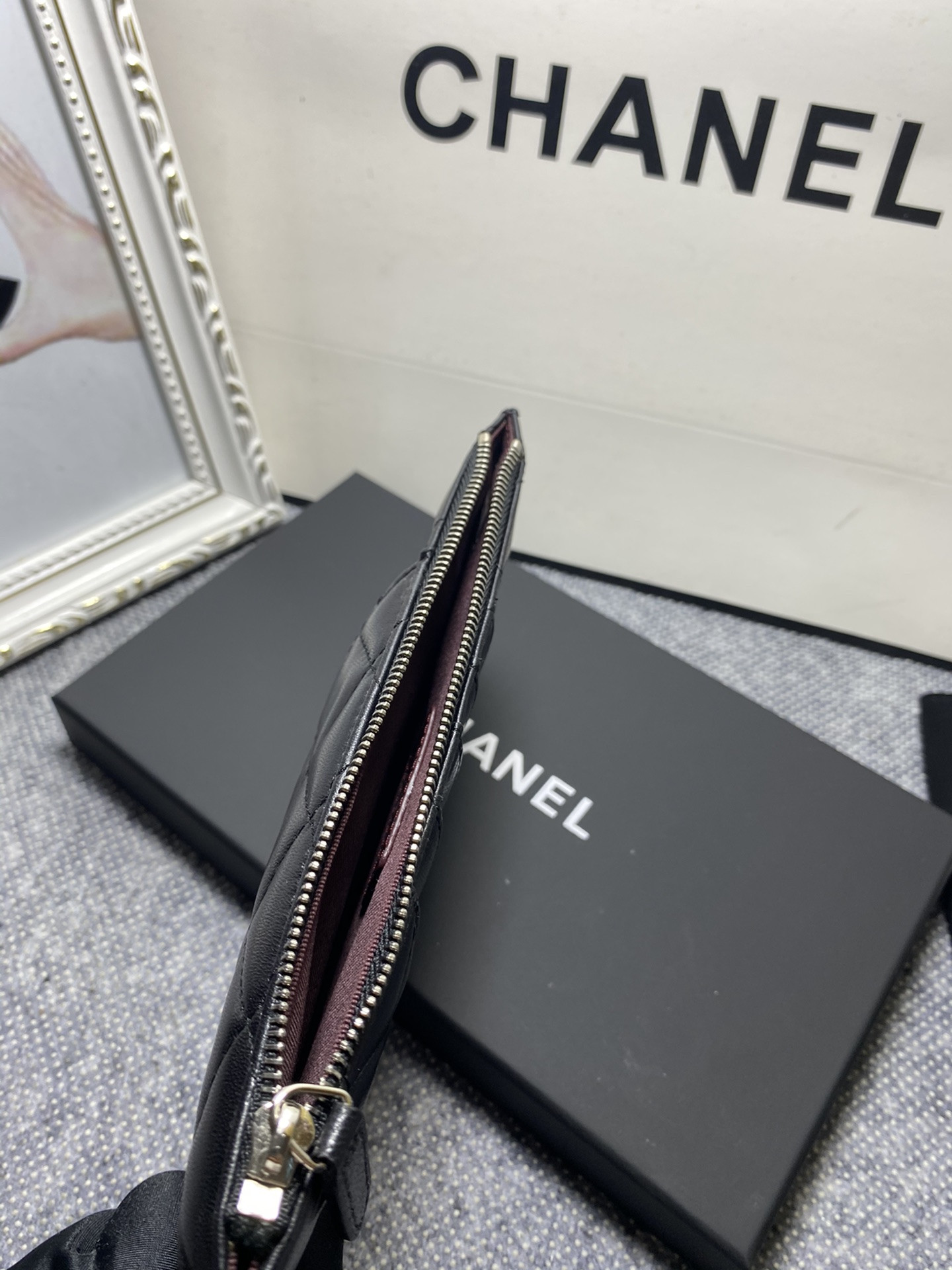 Ch*el long zipped wallet 19-11cm