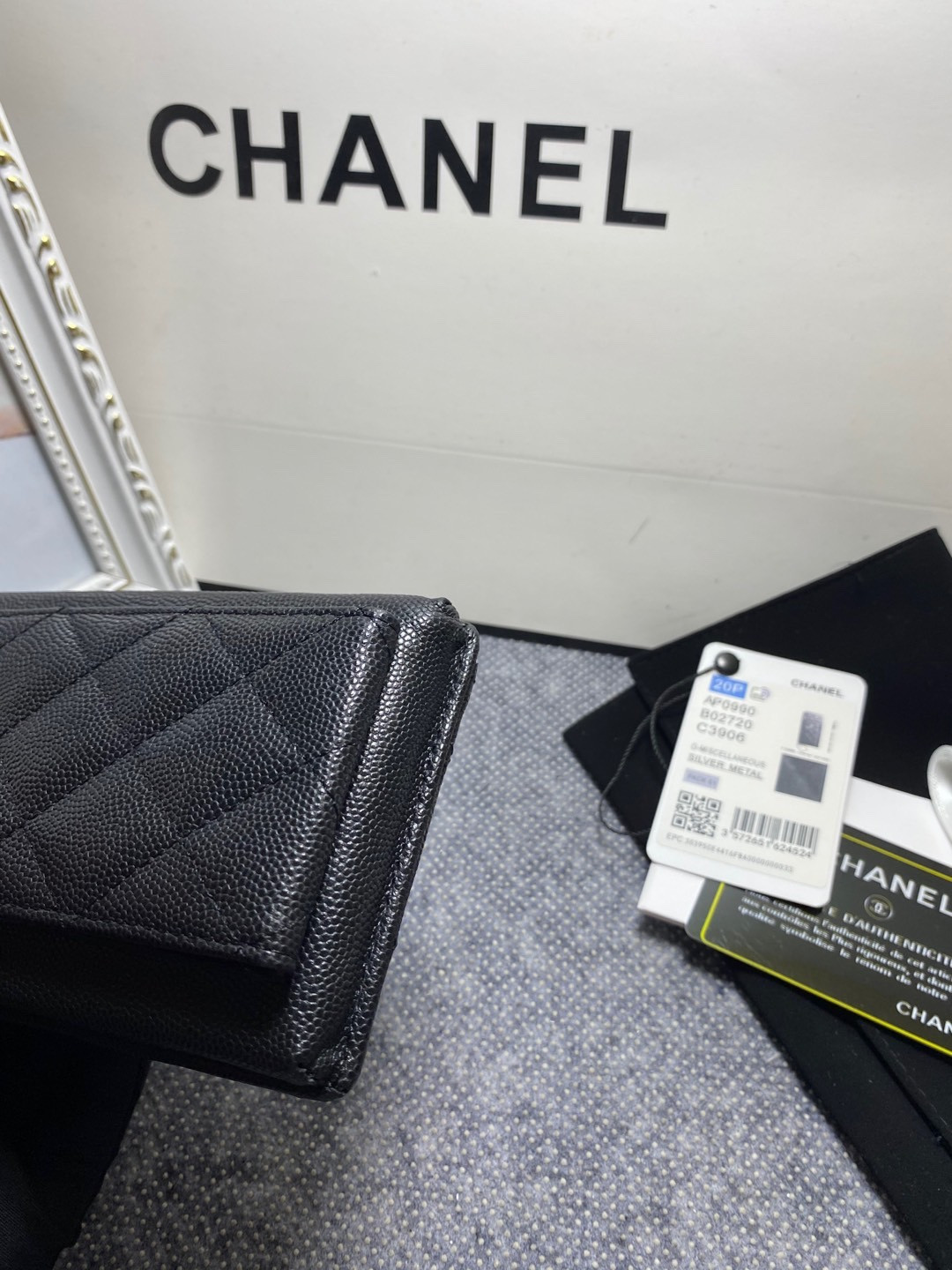 Ch*el long zipped wallet 19-11cm