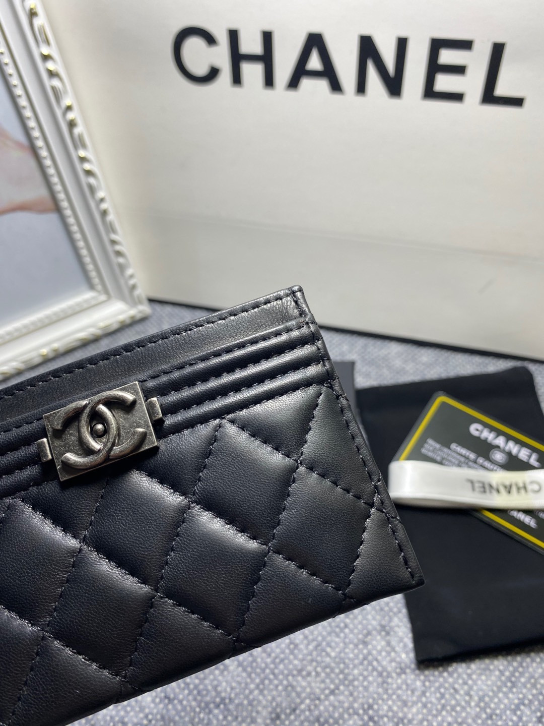 Ch*el card holder 10cm