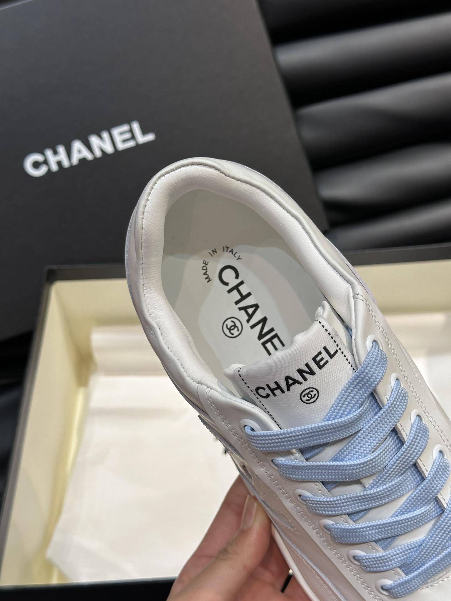 ua Ch*el sneaker calfskin