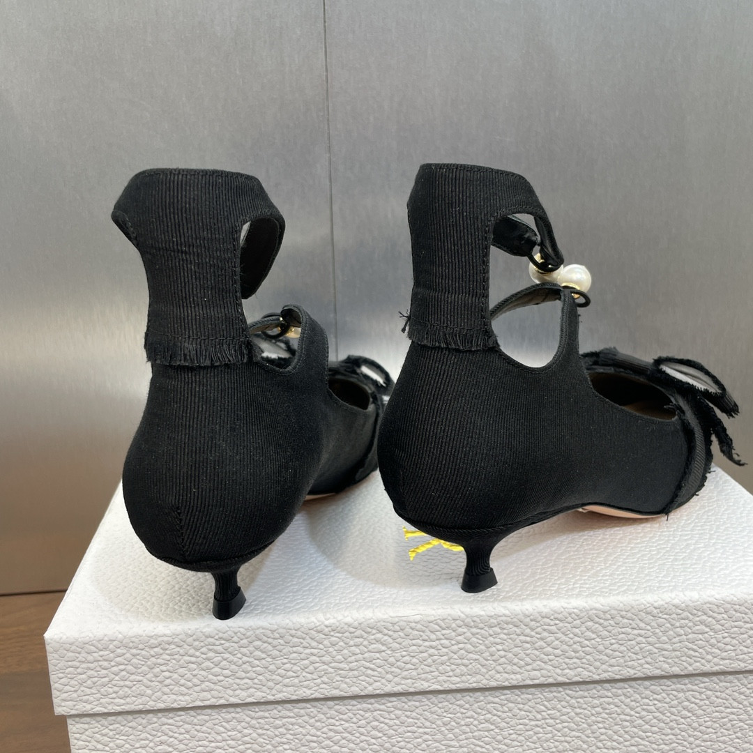 ua D*or aD*orable pump