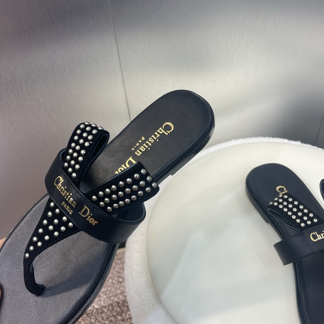 ua D*or slide 24ss