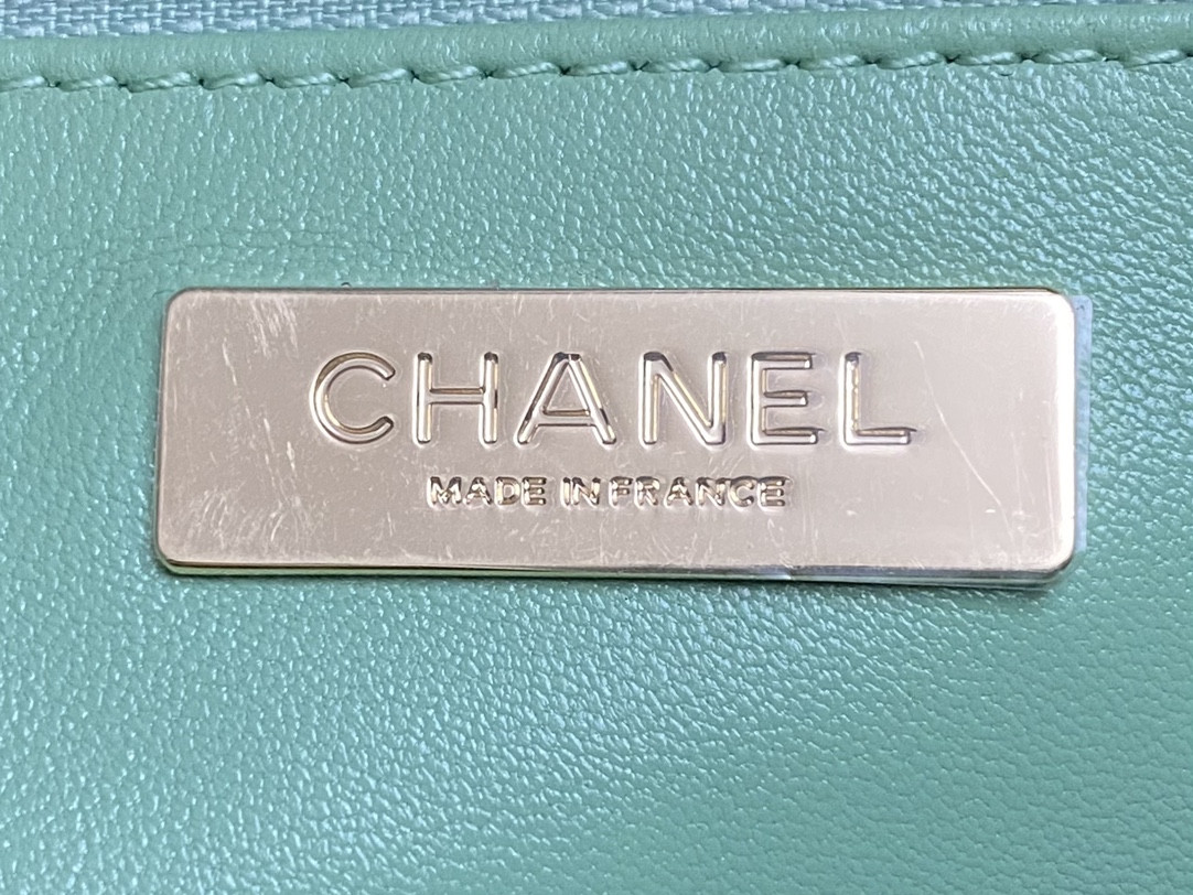 Ch*el shopping bag shiny lambskin & gold-tone metal light green 35x39x8cm