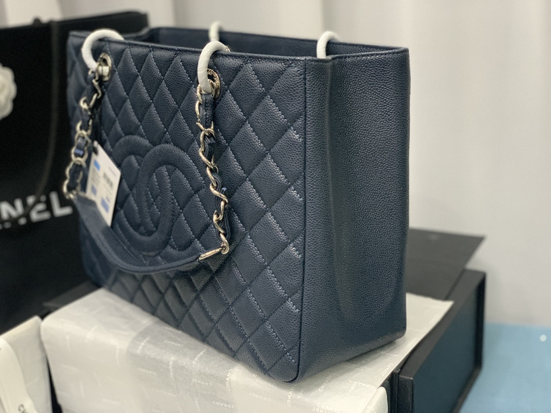 Ch*el gst caviar leather hardware 24x33x13cm
