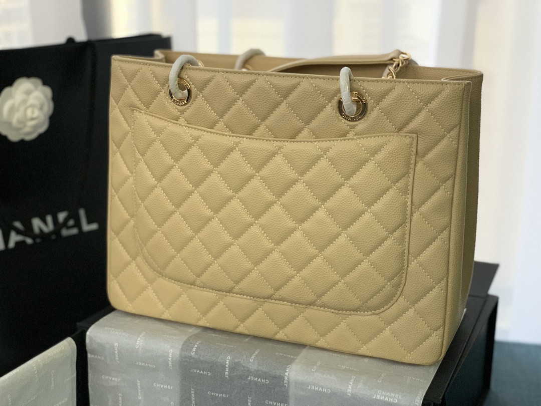 Ch*el gst caviar leather hardware 24x33x13cm