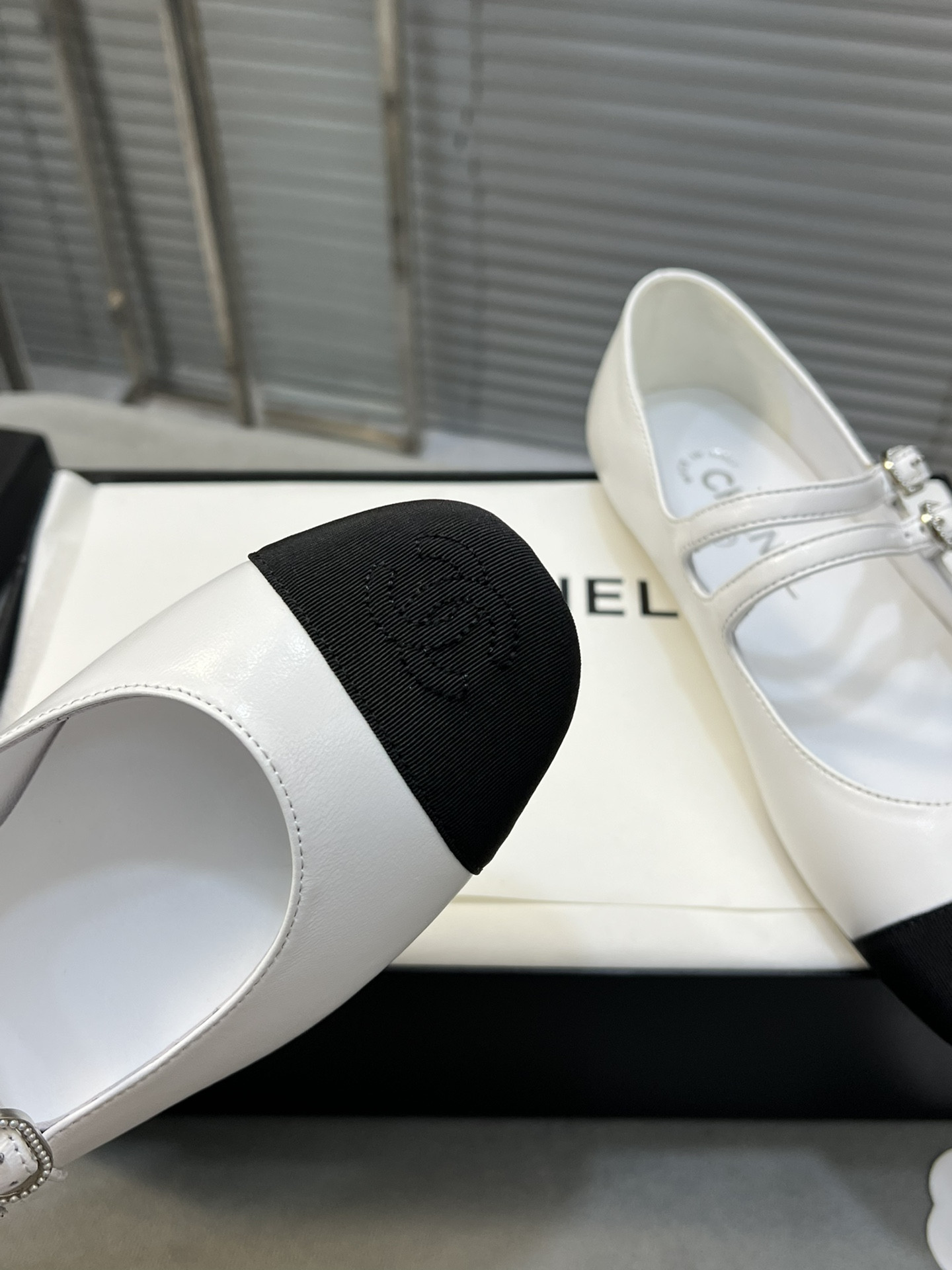 ua Ch*el mary janes  lambskin & grosgrain
