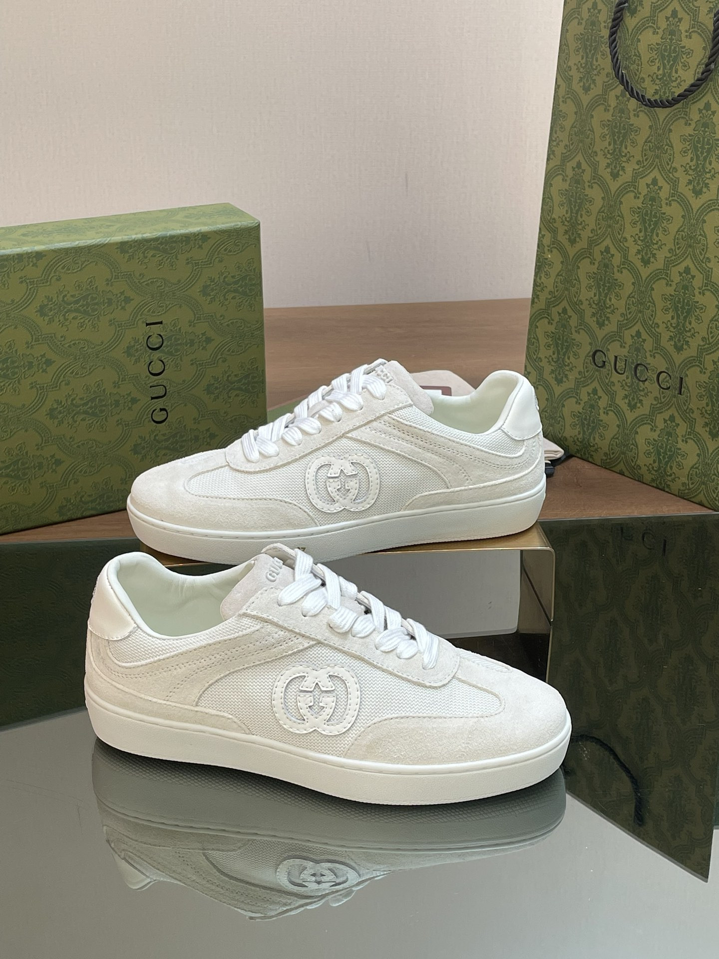ua G*u*i interlocking g sneaker white