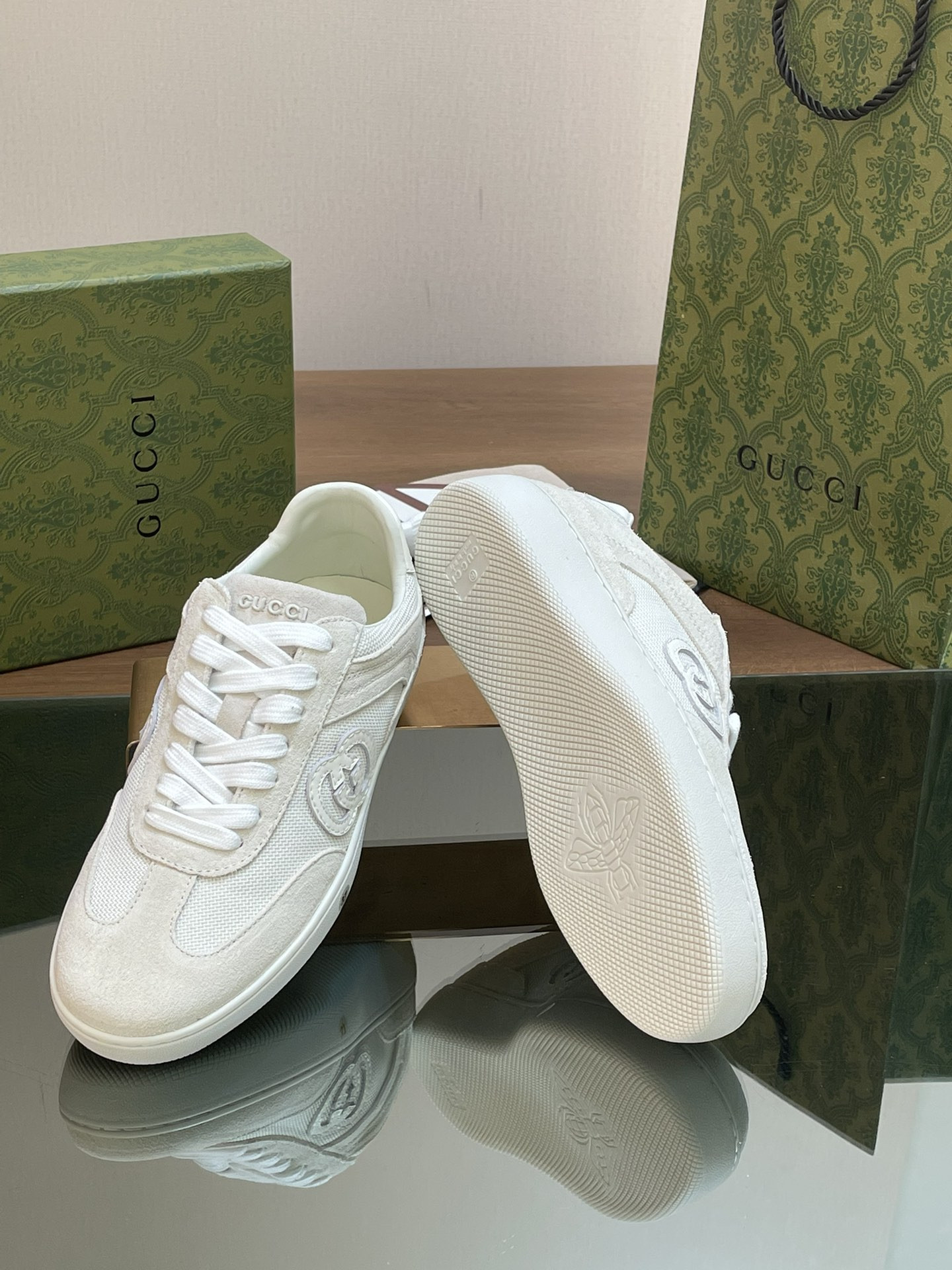 ua G*u*i interlocking g sneaker white