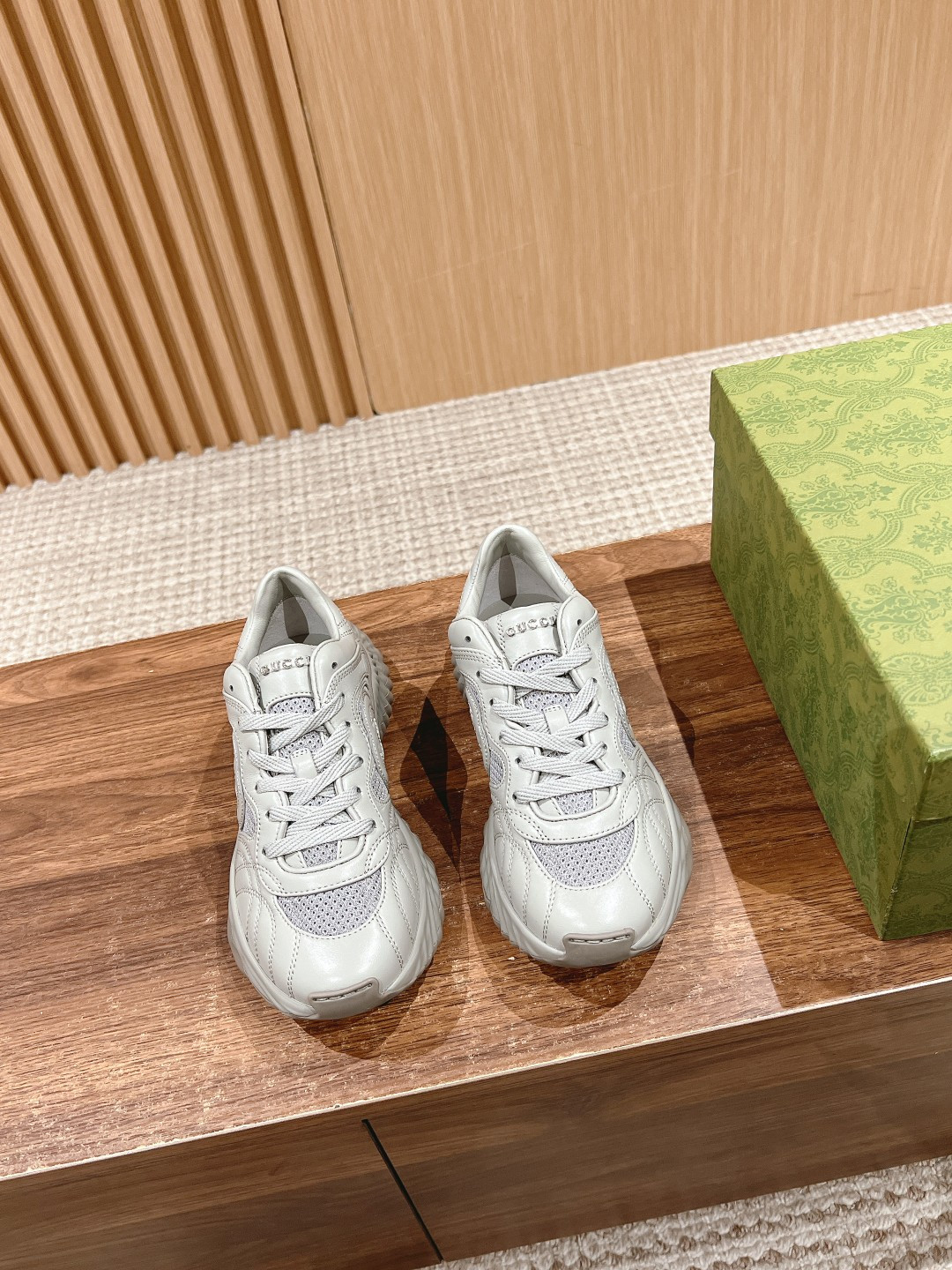 ua G*u*i ripple sneaker