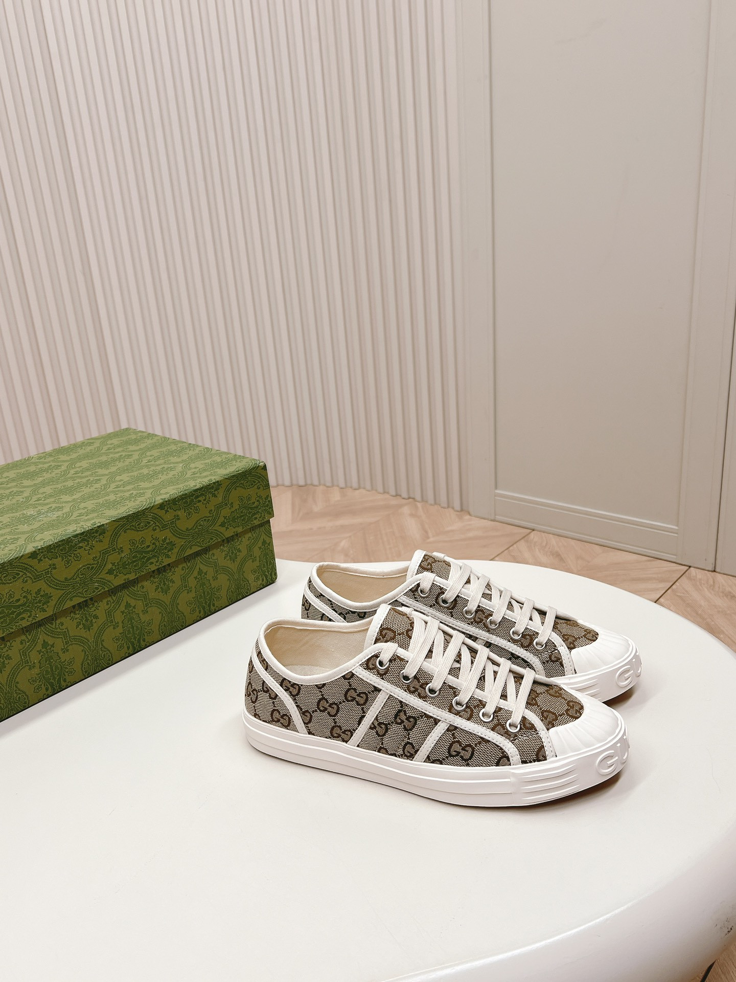 ua G*u*i gg sneaker