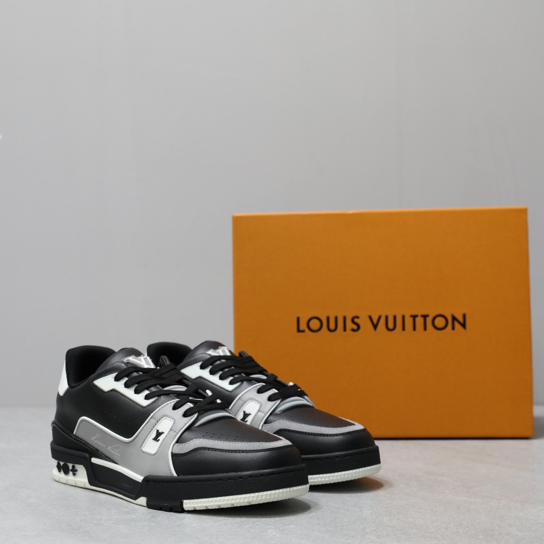 UA LV Trainer Sneaker