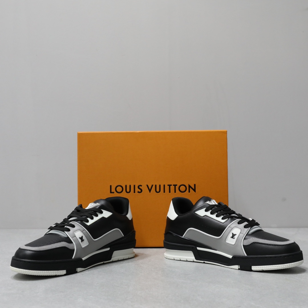 UA LV Trainer Sneaker