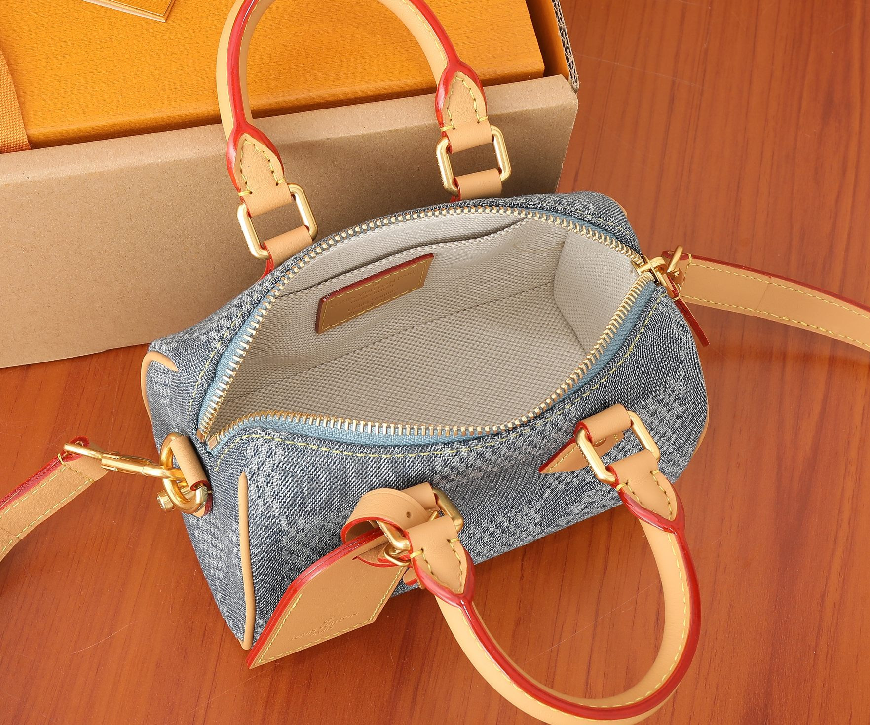 LV Speedy 18 Bandoulière N40682 7.1 x 4.7 x 3.9 inches