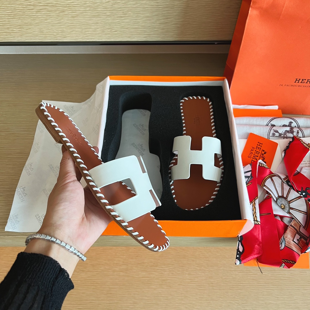 ua H**me5 oran sandal