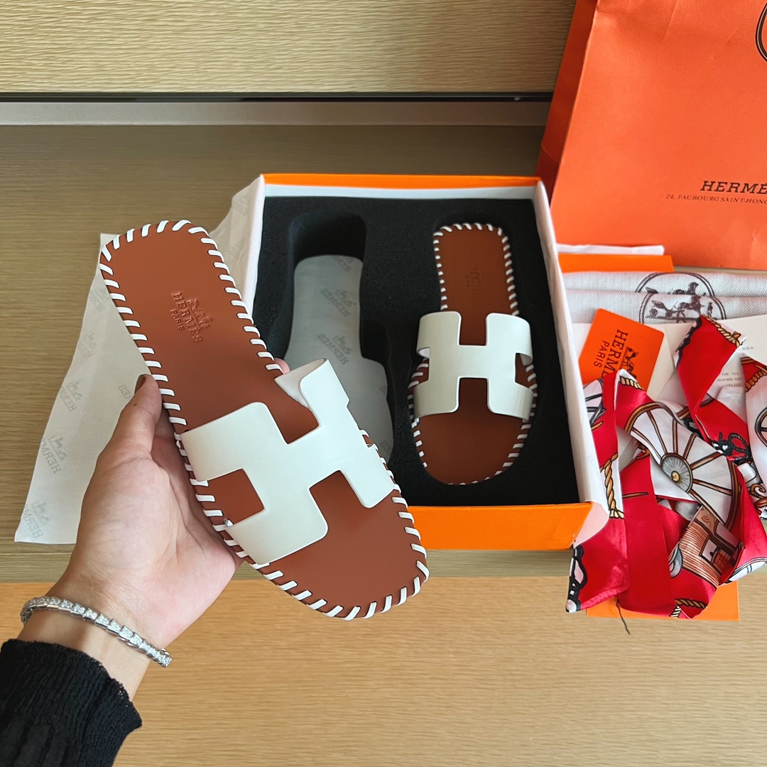ua H**me5 oran sandal