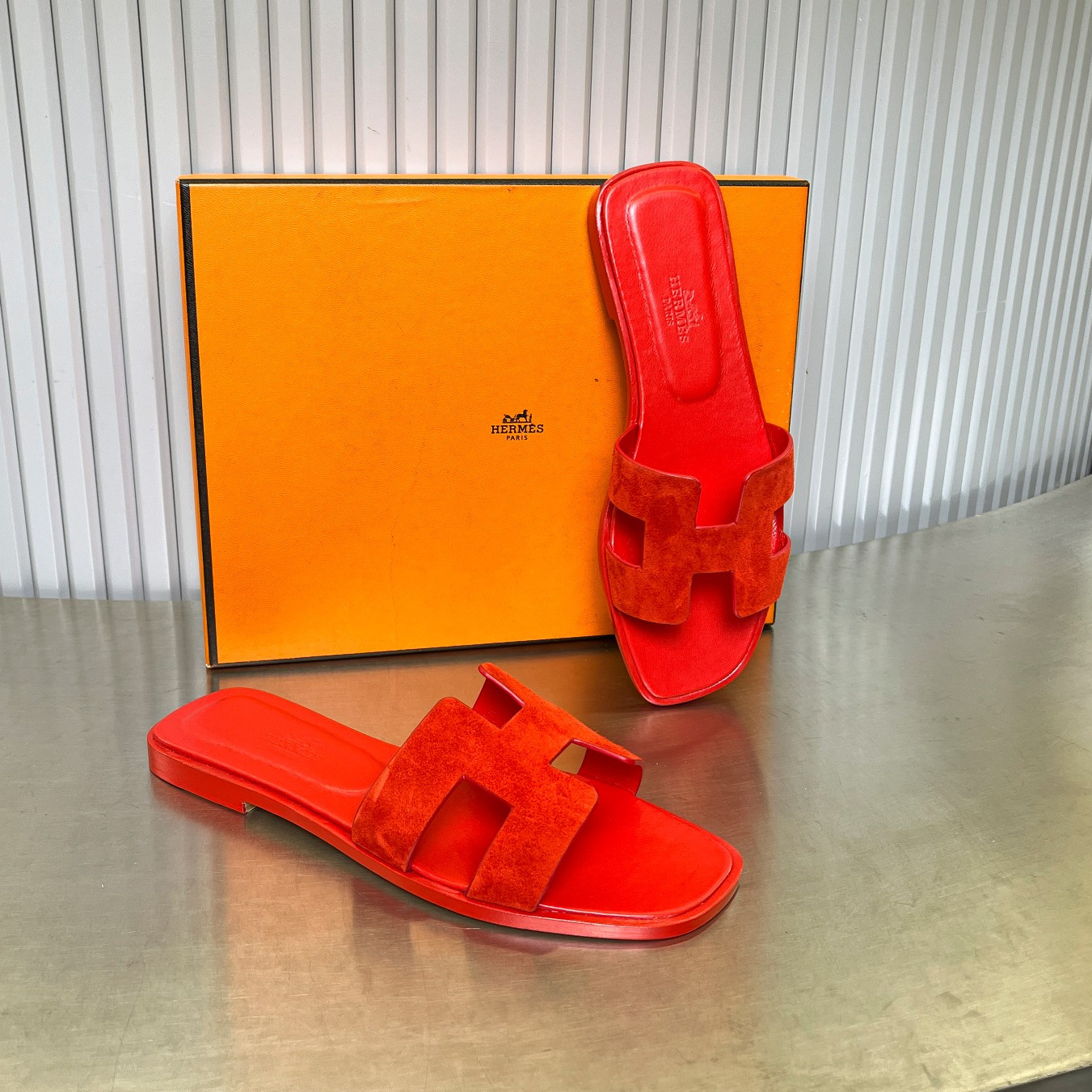ua H**me5 oran sandal