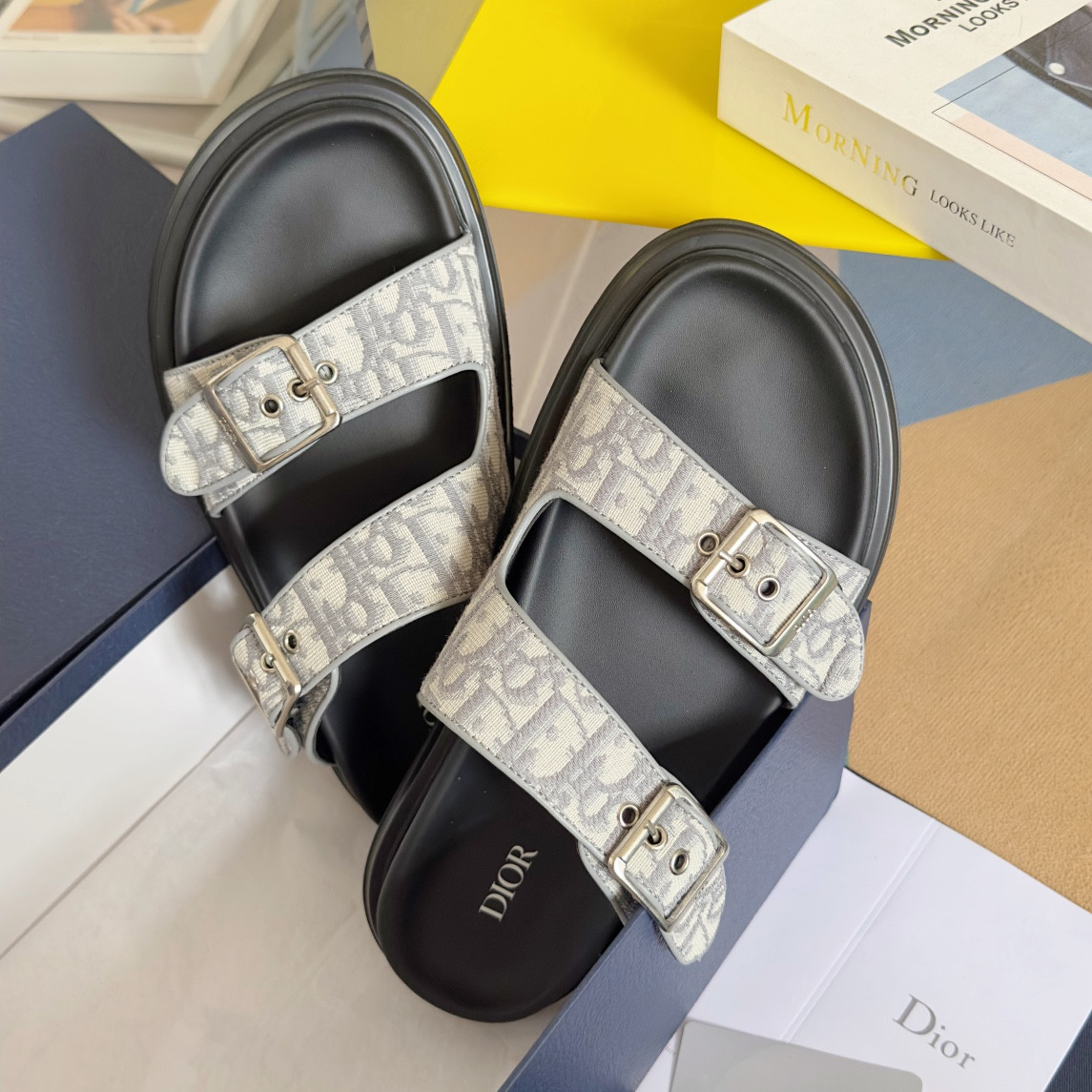 ua D*or aqua sandal