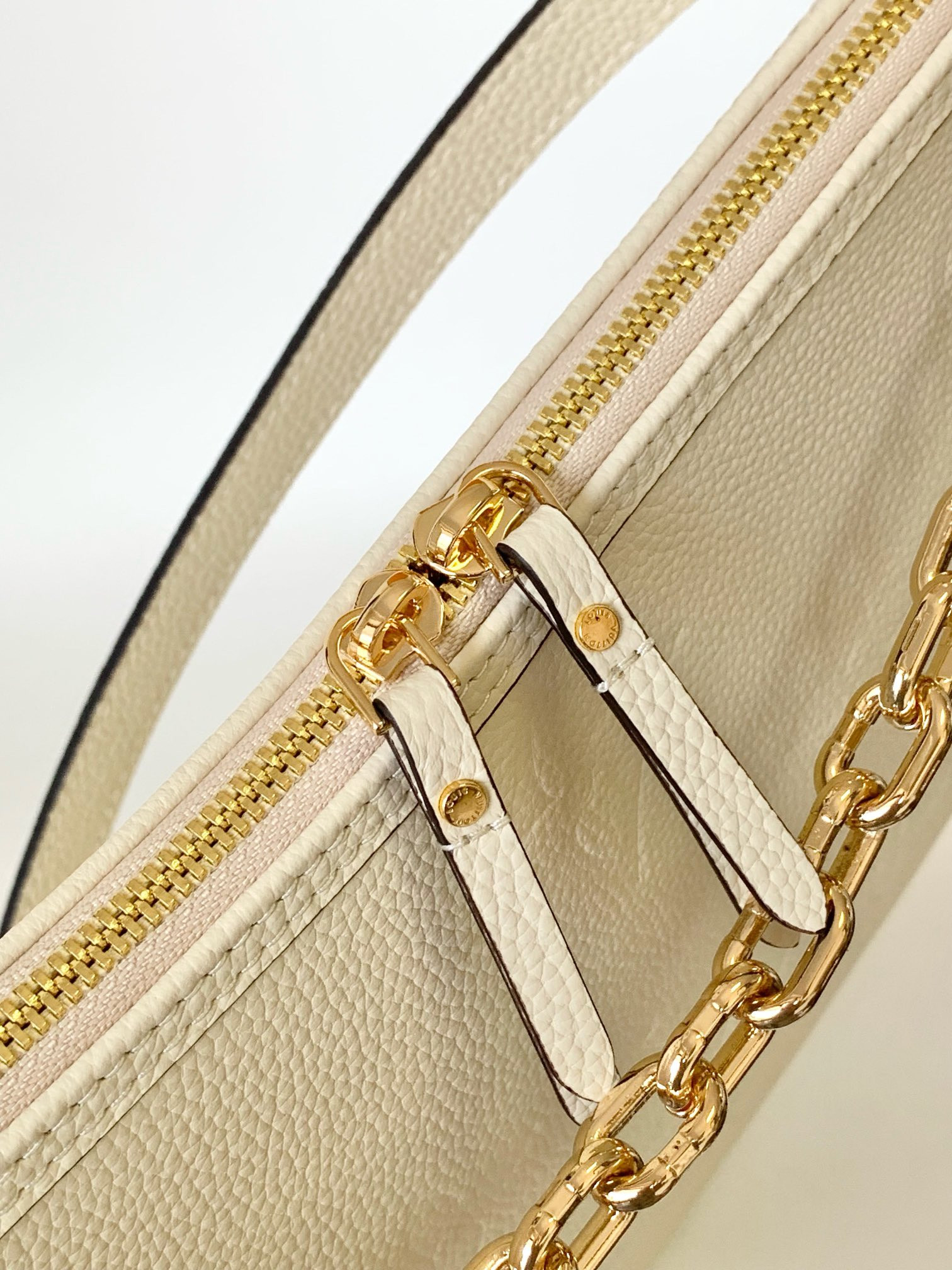 LV Loop Hobo M46739 15 x 10.2 x 3.9 inches