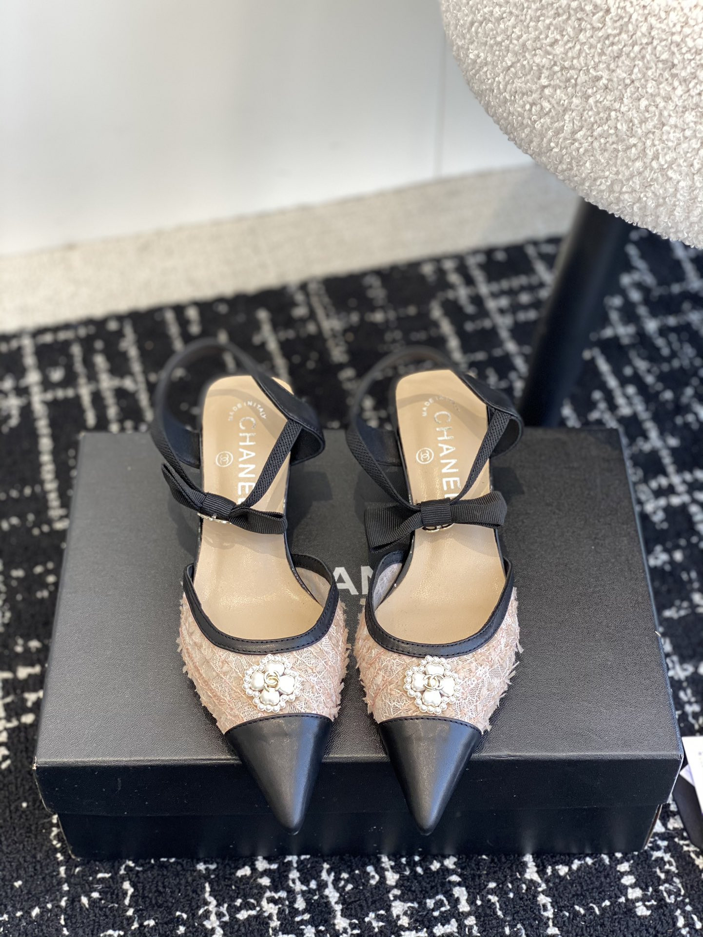 ua Ch*el slingbacks