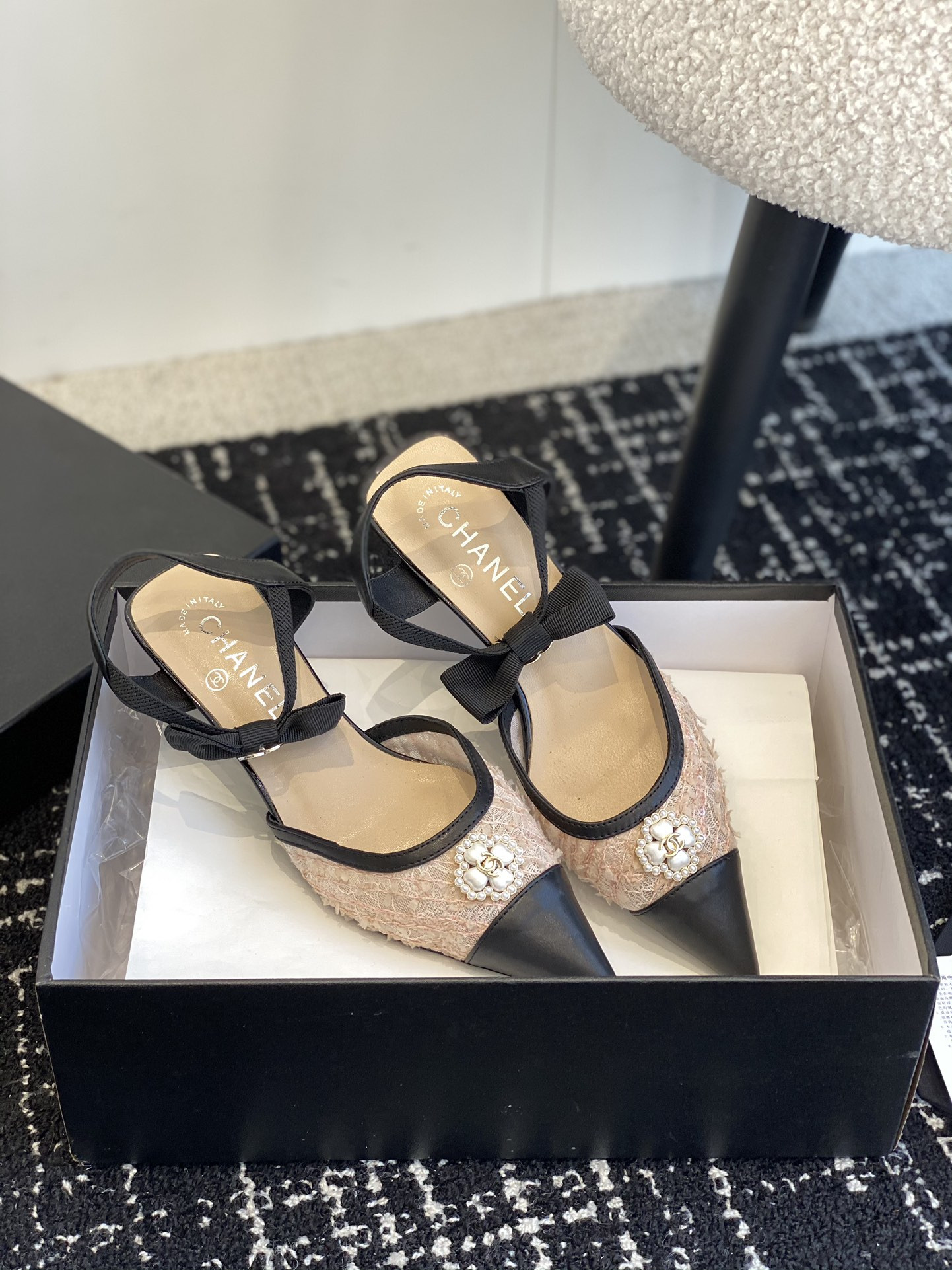 ua Ch*el slingbacks